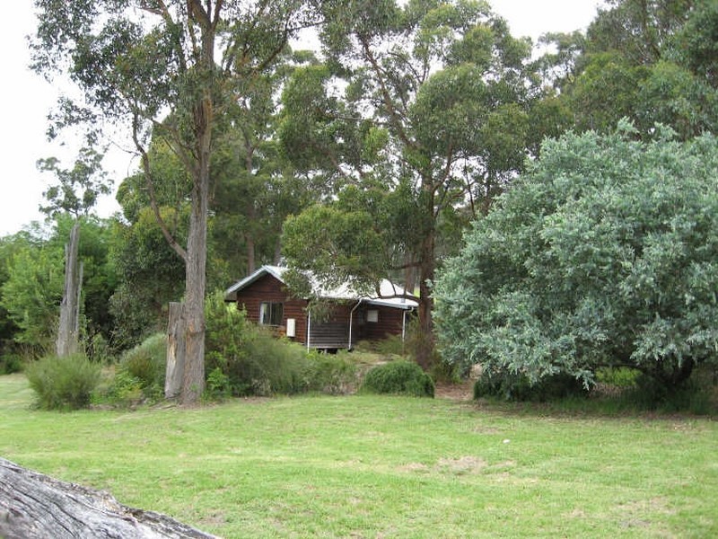 76 Eleven Mile Road, Bairnsdale VIC 3875