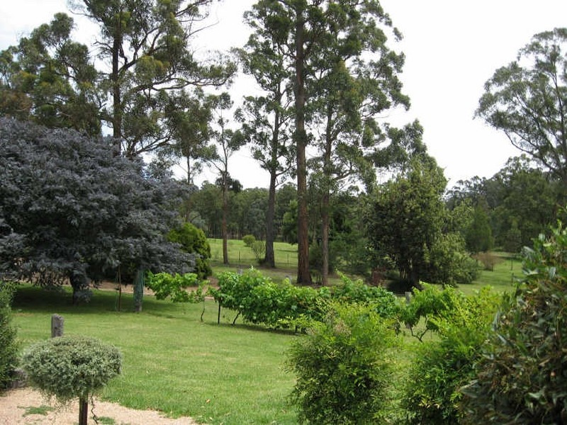 76 Eleven Mile Road, Bairnsdale VIC 3875