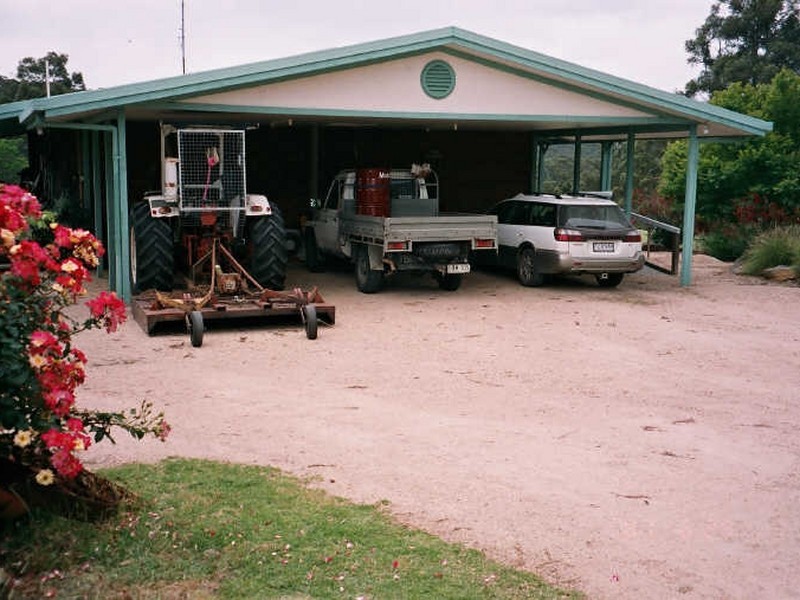 76 Eleven Mile Road, Bairnsdale VIC 3875