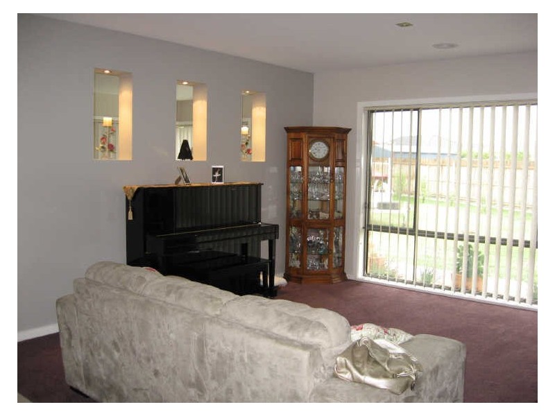 24 Deakin Avenue, Bairnsdale VIC 3875