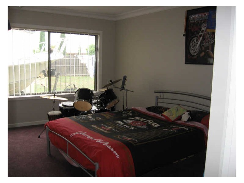 24 Deakin Avenue, Bairnsdale VIC 3875