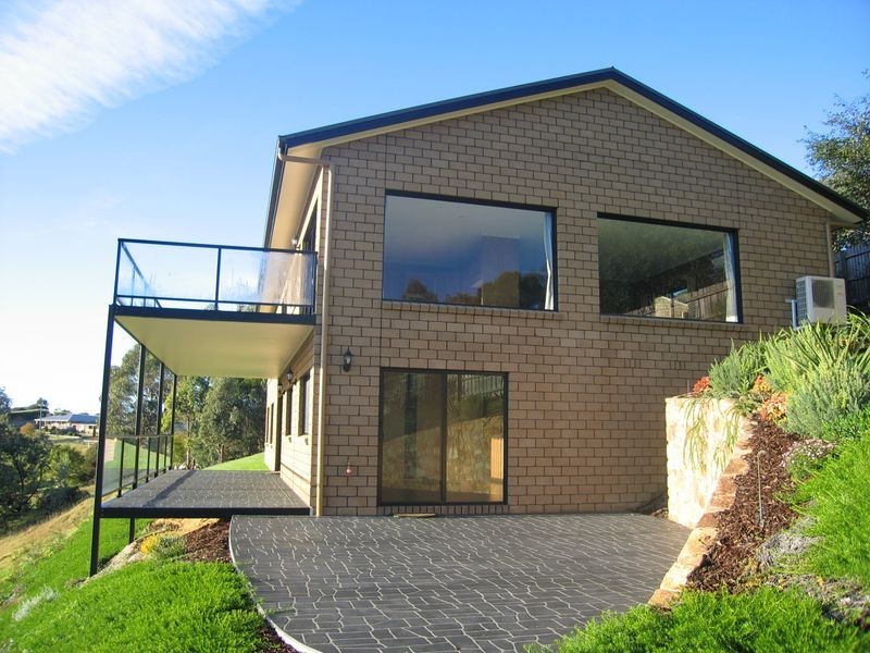 12 Clifton Close, Wy Yung VIC 3875