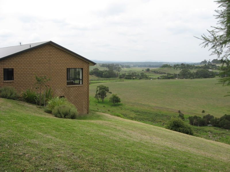 12 Clifton Close, Wy Yung VIC 3875