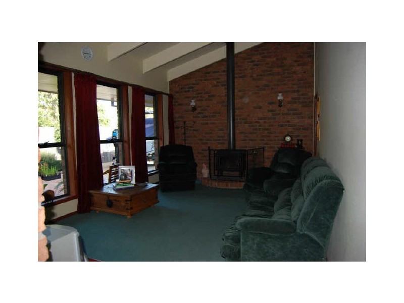 27 Maude Street, Bairnsdale VIC 3875