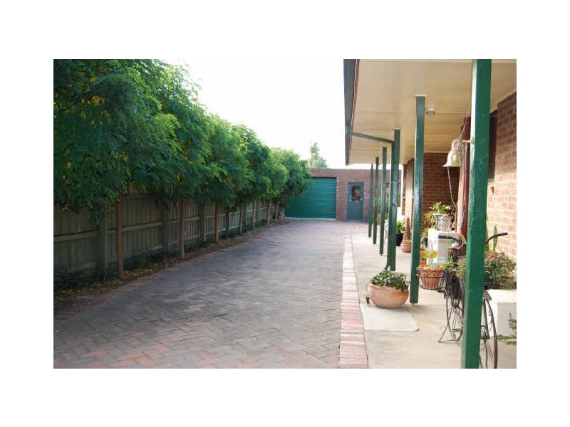 27 Maude Street, Bairnsdale VIC 3875