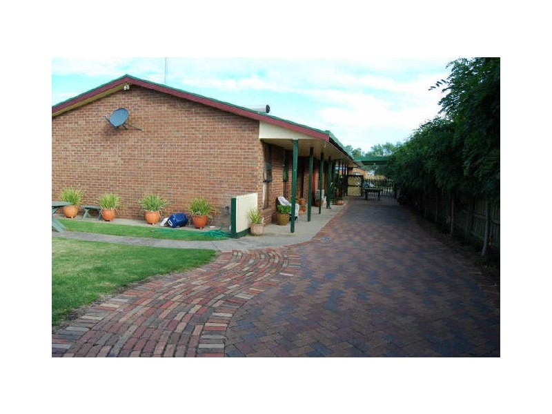 27 Maude Street, Bairnsdale VIC 3875