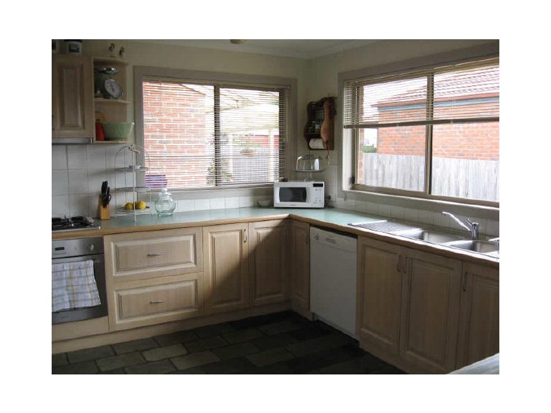 24 Bluff Court, Bairnsdale VIC 3875