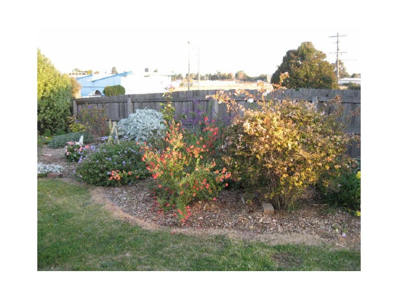 45 Hadfield Street, Bairnsdale VIC 3875