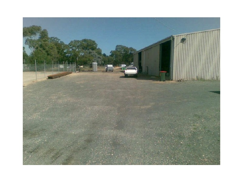 11 Lawless, Bairnsdale VIC 3875