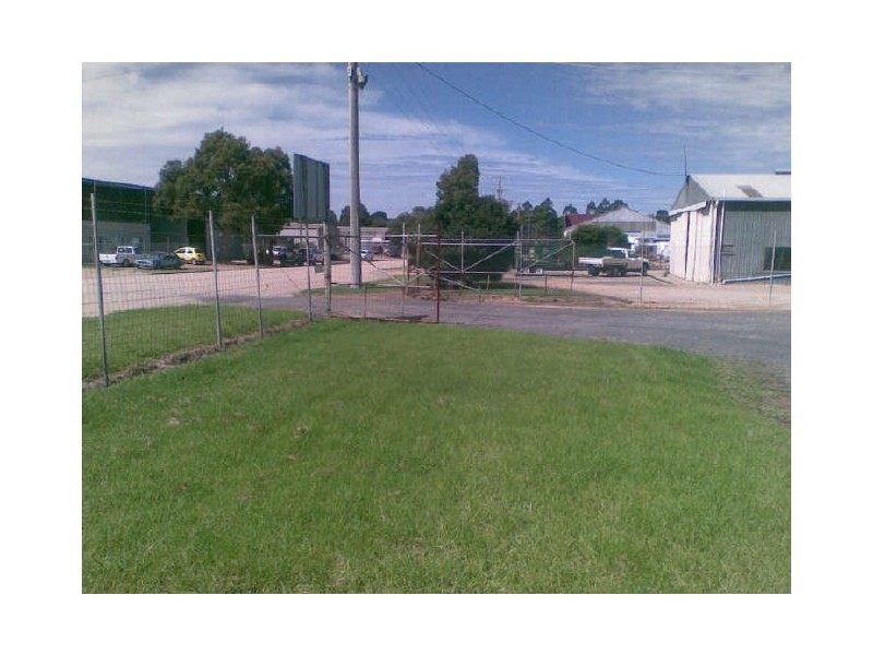 11 Lawless, Bairnsdale VIC 3875