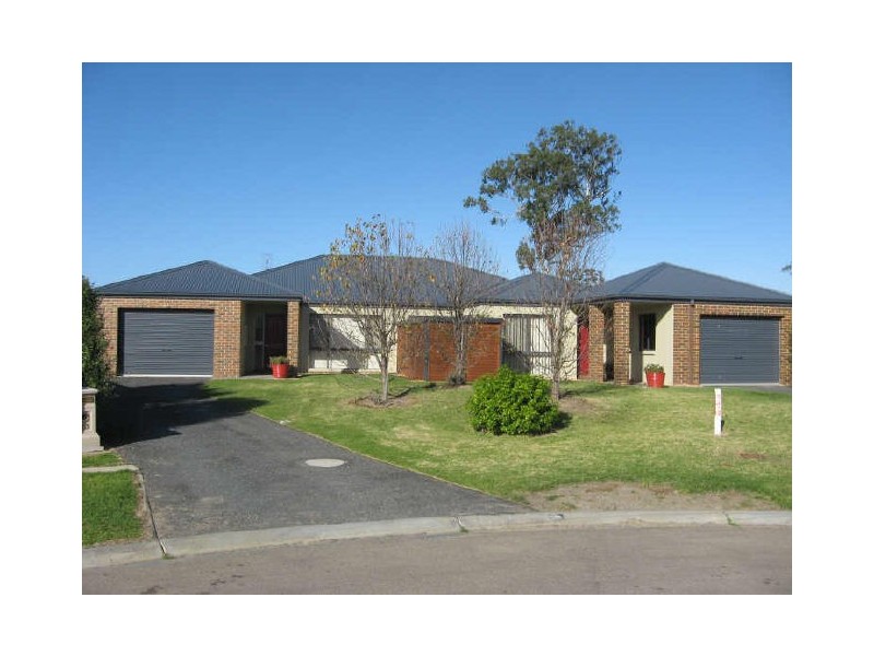 13A Barton Place, Bairnsdale VIC 3875