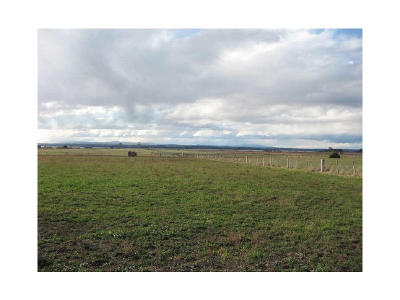 670/680 Riverbank  Road East, Bairnsdale VIC 3875