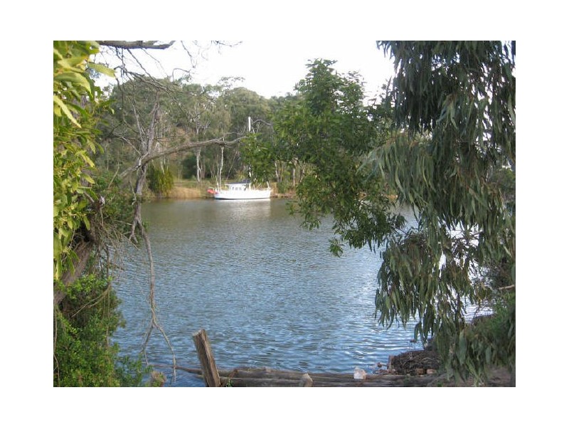 670/680 Riverbank  Road East, Bairnsdale VIC 3875