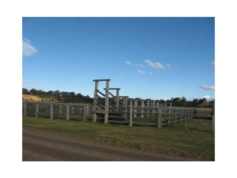 670/680 Riverbank  Road East, Bairnsdale VIC 3875