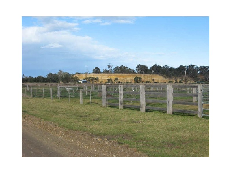 670/680 Riverbank  Road East, Bairnsdale VIC 3875