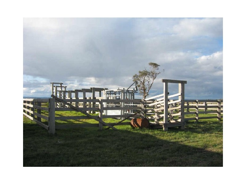 670/680 Riverbank  Road East, Bairnsdale VIC 3875