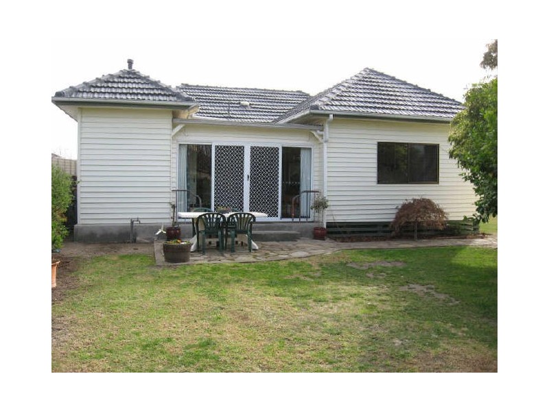 11 McKean Street, Bairnsdale VIC 3875