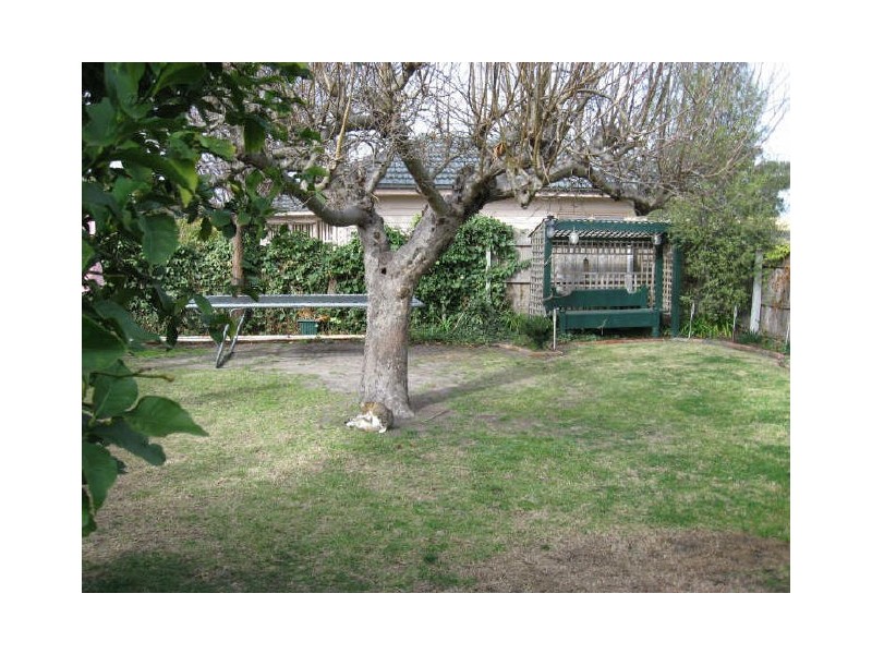 11 McKean Street, Bairnsdale VIC 3875