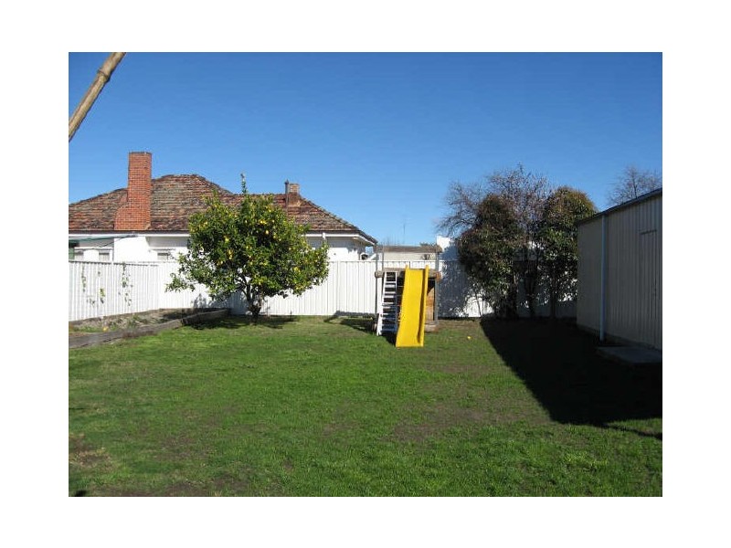 12 McCulloch Street, Bairnsdale VIC 3875