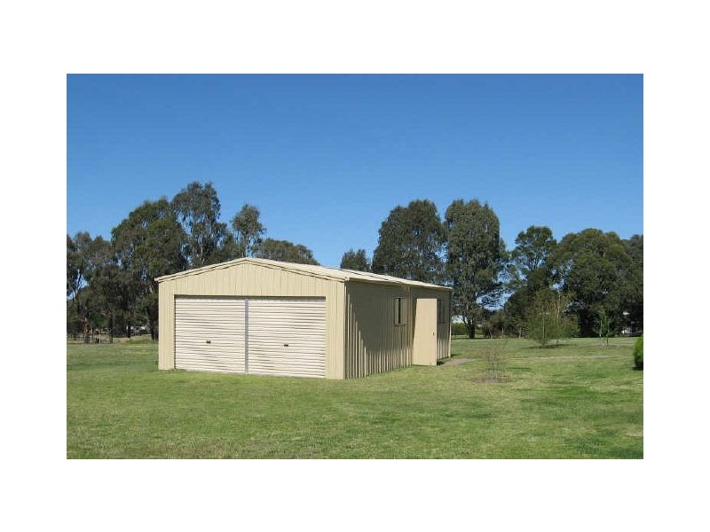 25 Amberly Drive, Nicholson VIC 3882
