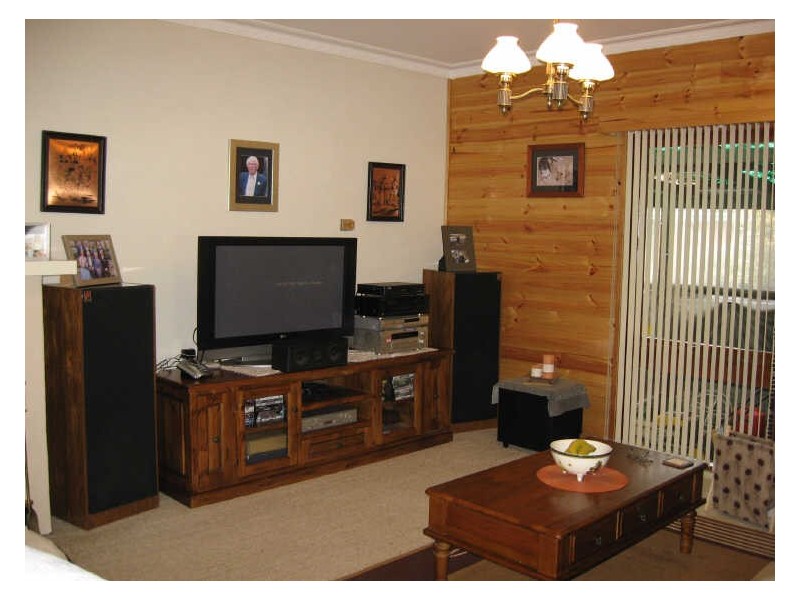 Lucknow VIC 3875