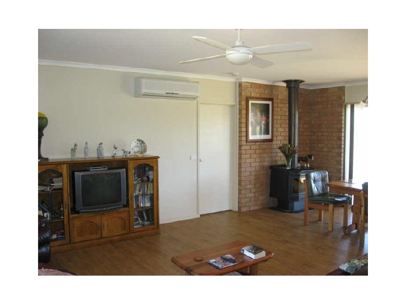 40 Fernbank Road, Lindenow South VIC 3875