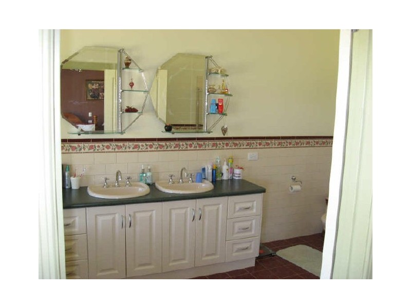 34 Hallier Court, Nicholson VIC 3882