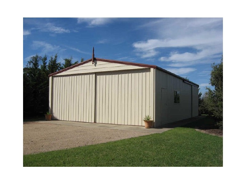 9 Timbarra Drive, Bairnsdale VIC 3875
