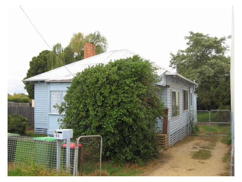 43 Macleod Street, Bairnsdale VIC 3875