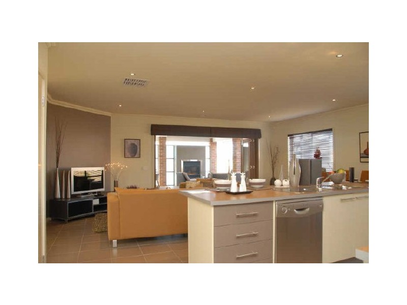 60 Howitt Avenue, Bairnsdale VIC 3875