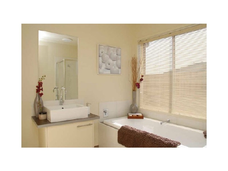 60 Howitt Avenue, Bairnsdale VIC 3875