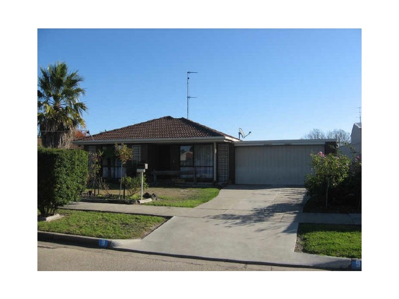 9 Henderson Court, Bairnsdale VIC 3875