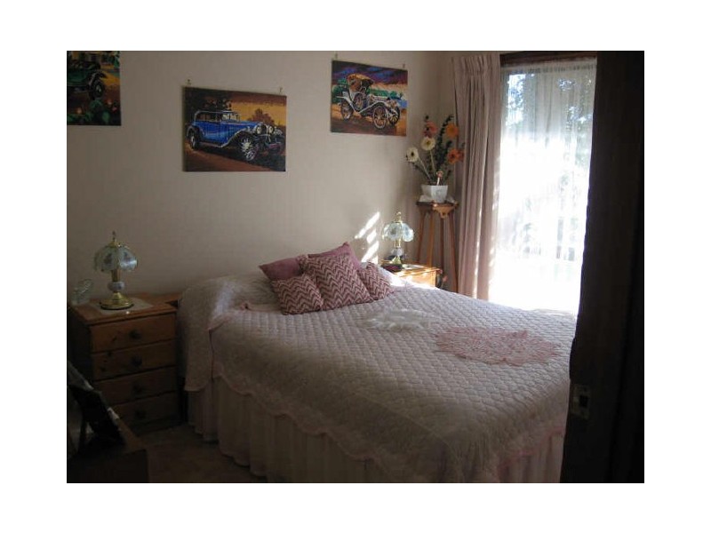 9 Henderson Court, Bairnsdale VIC 3875