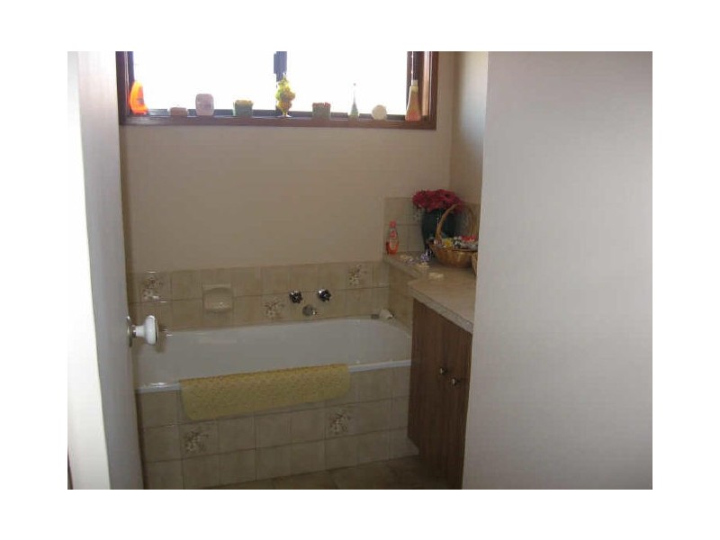 9 Henderson Court, Bairnsdale VIC 3875