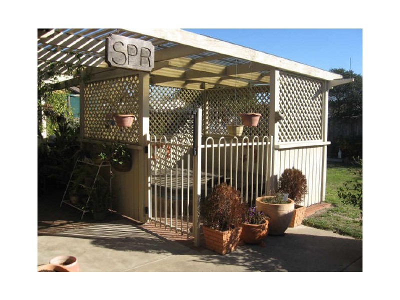 9 Henderson Court, Bairnsdale VIC 3875