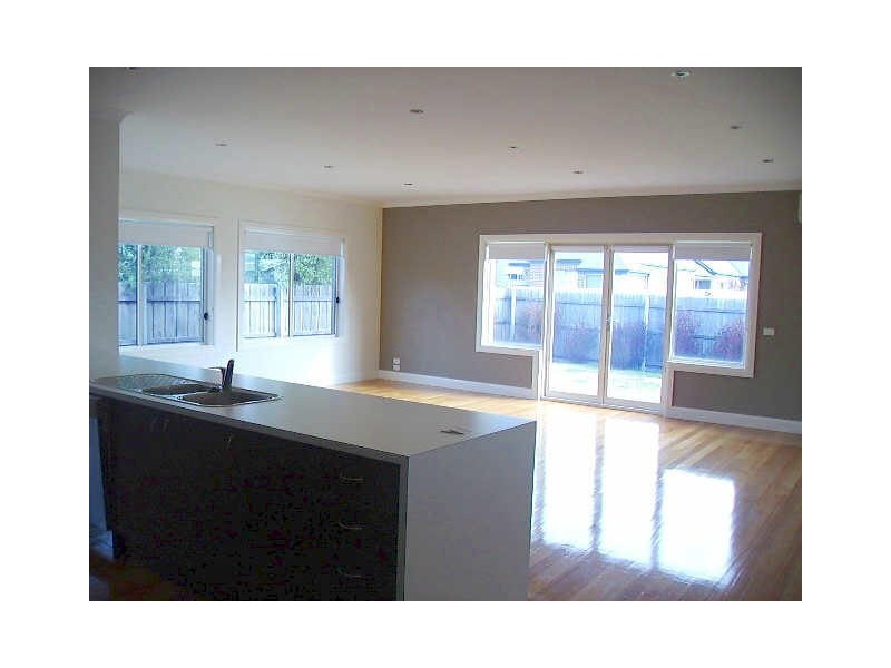 2/12B Balmoral Crescent, Bairnsdale VIC 3875