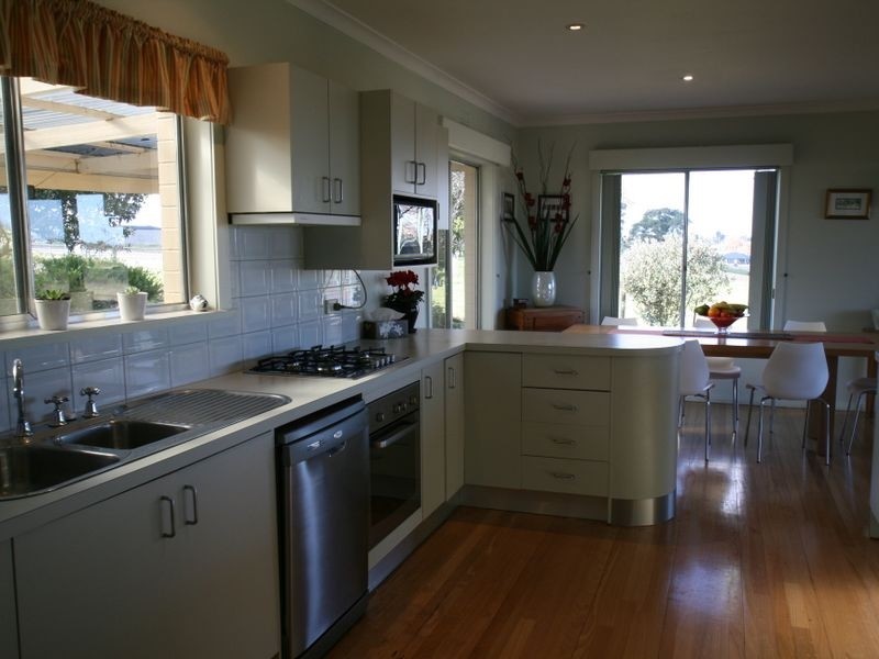 64 The Backwater, Bairnsdale VIC 3875