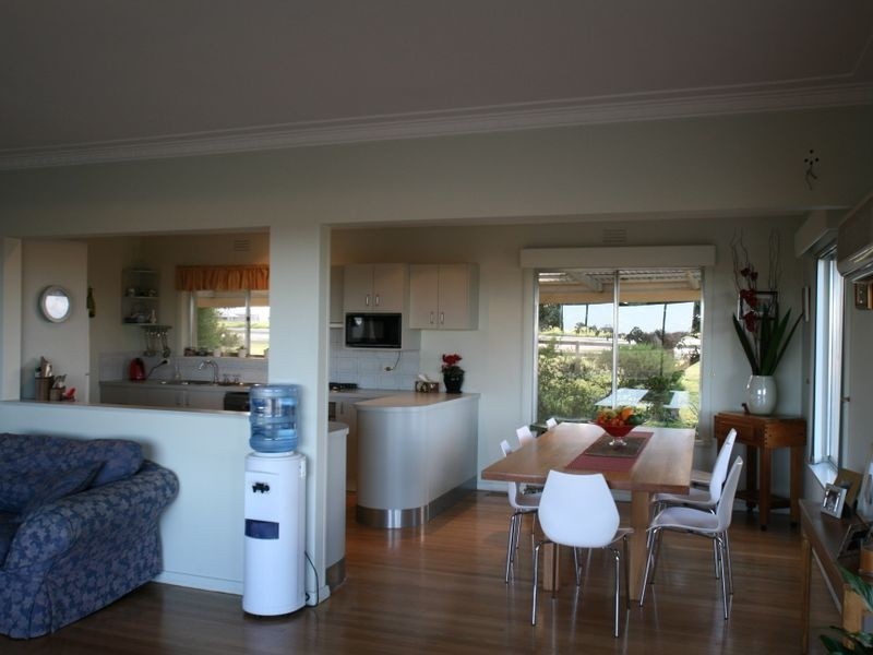 64 The Backwater, Bairnsdale VIC 3875