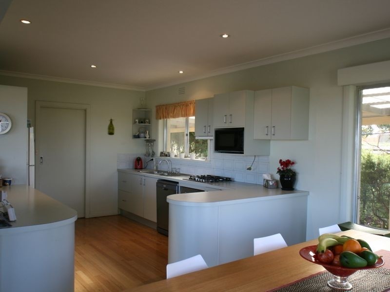 64 The Backwater, Bairnsdale VIC 3875