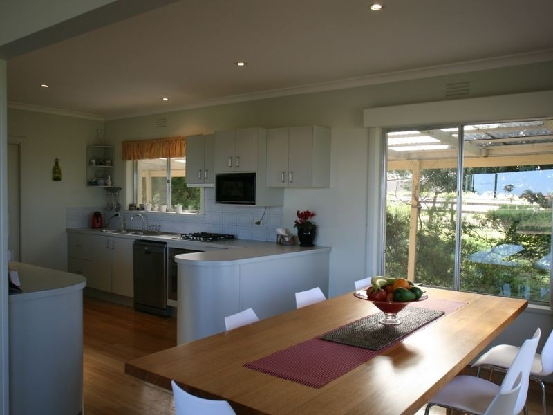 64 The Backwater, Bairnsdale VIC 3875
