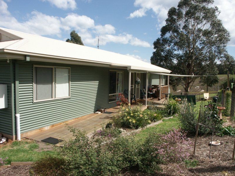 63 Great Alpine Road, Bruthen VIC 3885