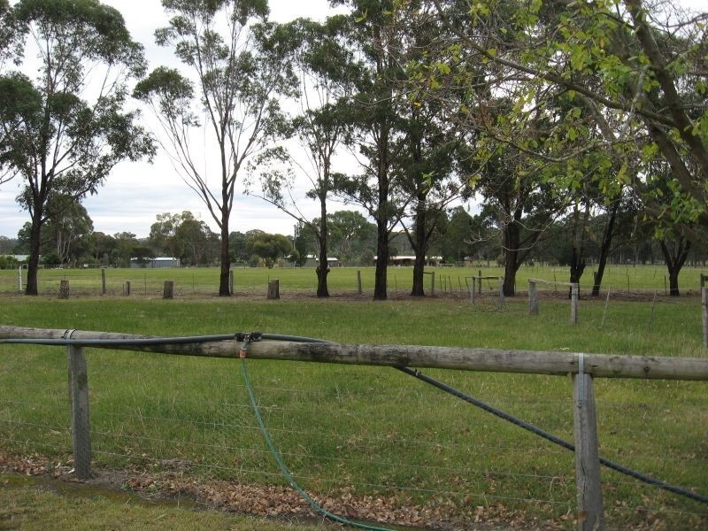 108 Hazeldene Crescent, Nicholson VIC 3882