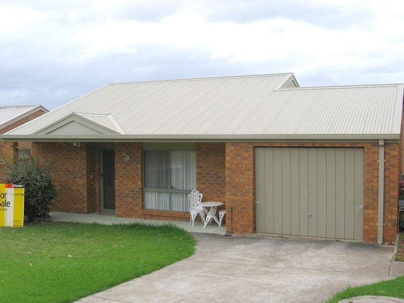12 Bent Street, Bairnsdale VIC 3875