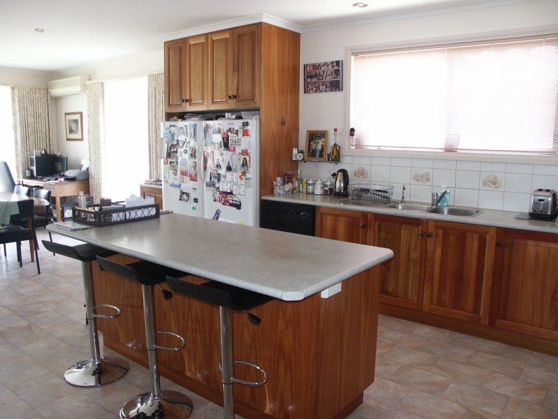 16 Blackwood  Avenue, Bairnsdale VIC 3875