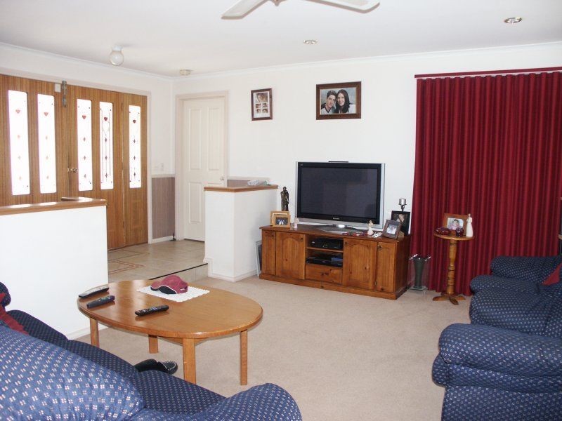 16 Blackwood  Avenue, Bairnsdale VIC 3875