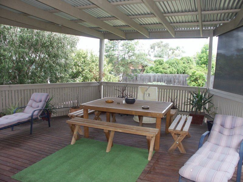 16 Blackwood  Avenue, Bairnsdale VIC 3875