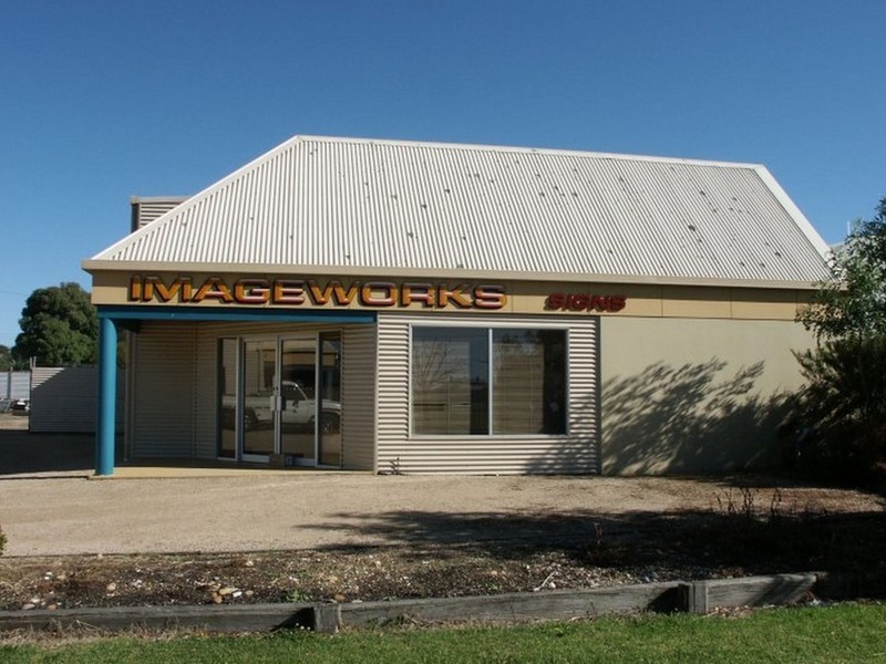 Bairnsdale VIC 3875