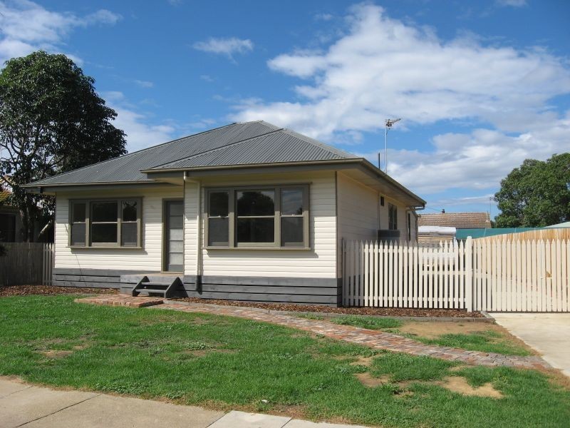 30 Cameron Crescent, Bairnsdale VIC 3875