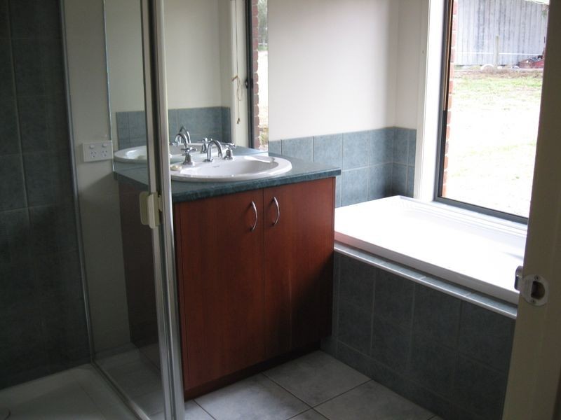 10 The Riverside, Nicholson VIC 3882