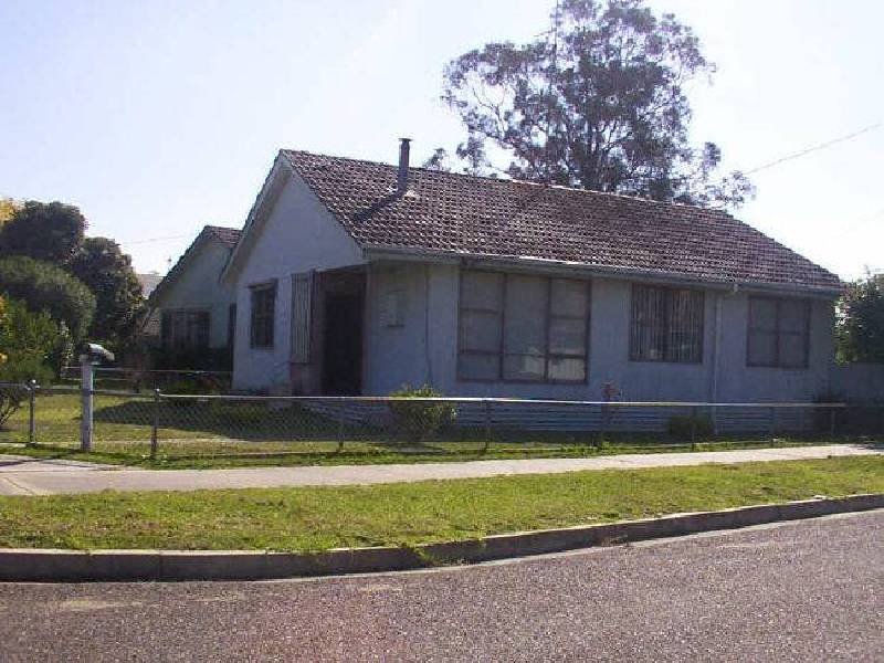 16 Davies Street, Bairnsdale VIC 3875